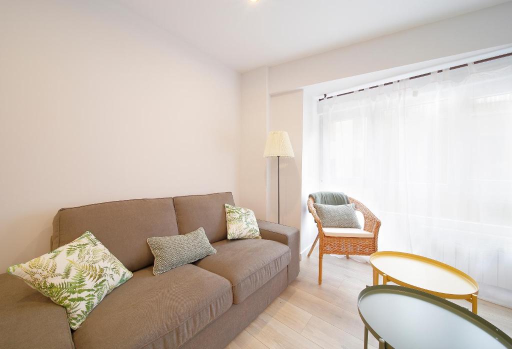 A seating area at Apartamento Centro-Playa II