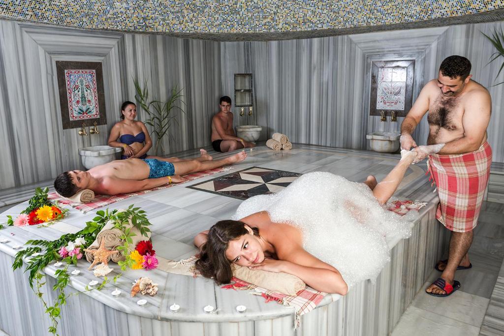 Rich Melissa Hotel vendégei