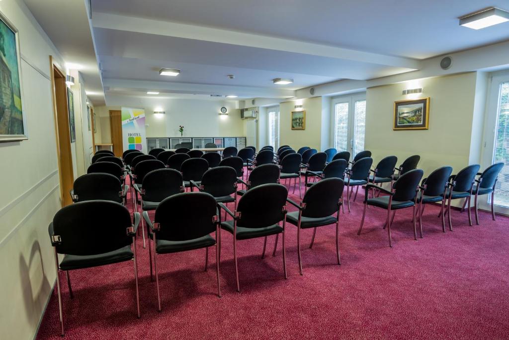 Hotel Tabor Maribor - Resim 7