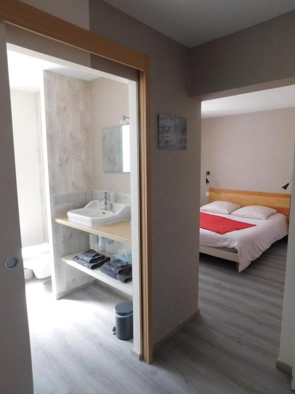 Monts et Rêves - Double Room With Private Bathroom