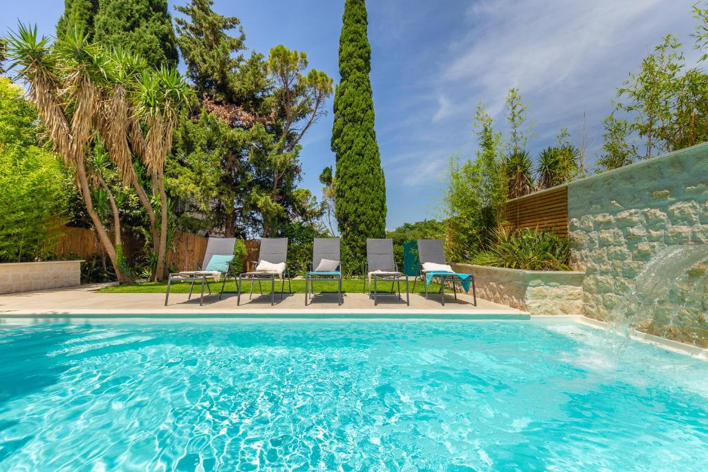 Bazén v ubytování Hedera Estate, Villa Hedera nebo v jeho okolí