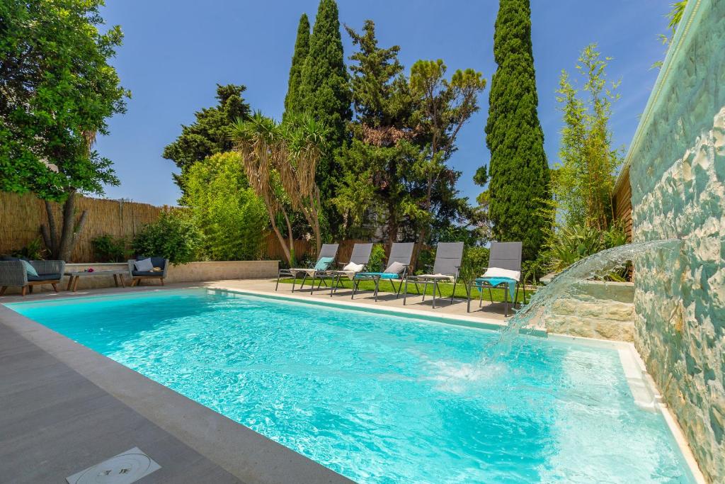 Bazén v ubytování Hedera Estate, Villa Hedera nebo v jeho okolí