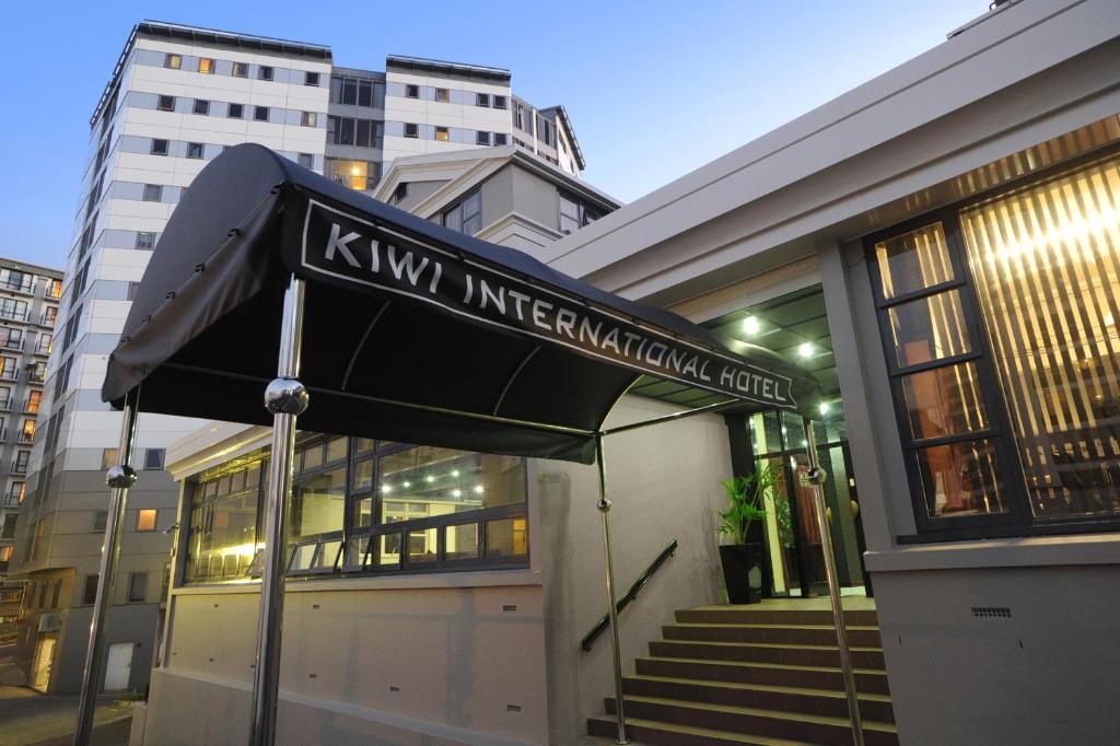 Kiwi International Hotel photo