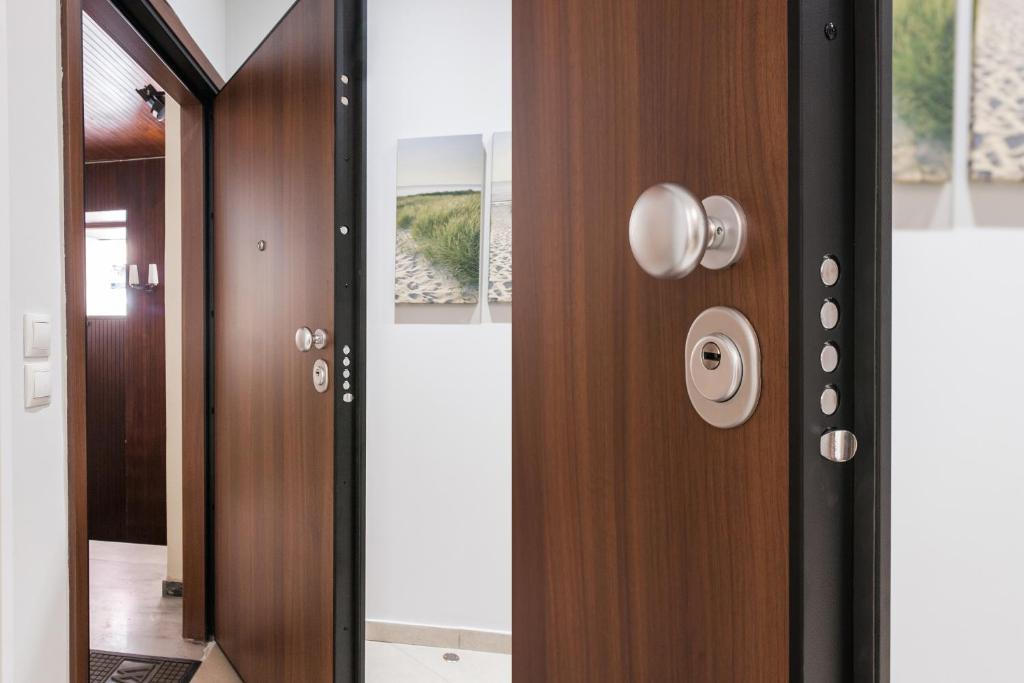 Fotografie z fotogalerie ubytování Safe, Central, Smart Double Rooms in apartment, next metro station walk to Acropolis v Aténách