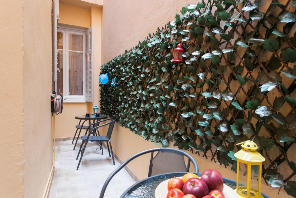 Fotografie z fotogalerie ubytování Safe, Central, Smart Double Rooms in apartment, next metro station walk to Acropolis v Aténách