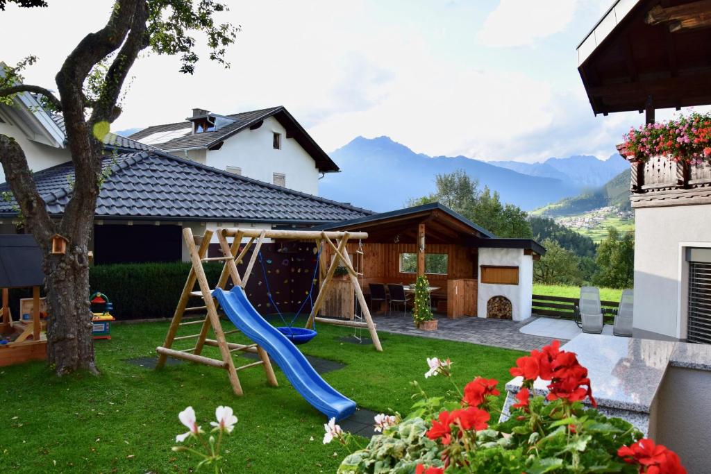 Výhľad na hory alebo výhľad na hory priamo z apartmánu