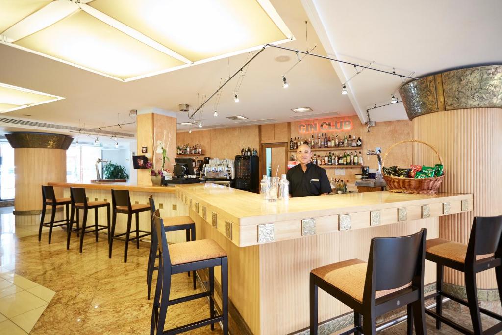 Invisa Hotel La Cala, Santa Eulària des Riu – Precios ...