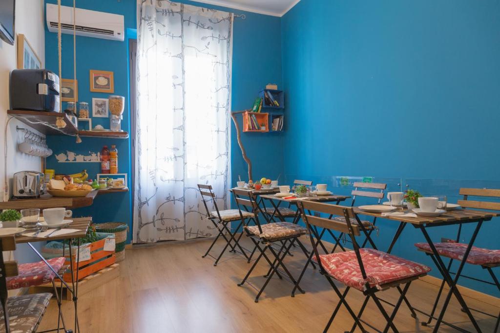 A restaurant or other place to eat at B&B Miro Centro Catania