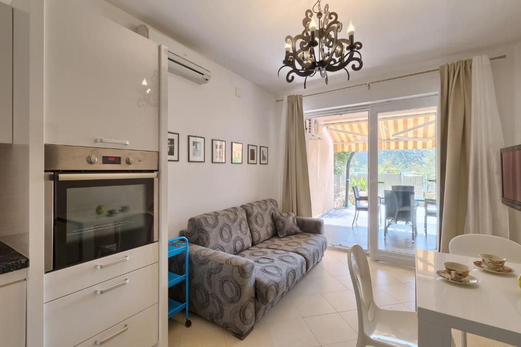 Część wypoczynkowa w obiekcie Apartment Robert