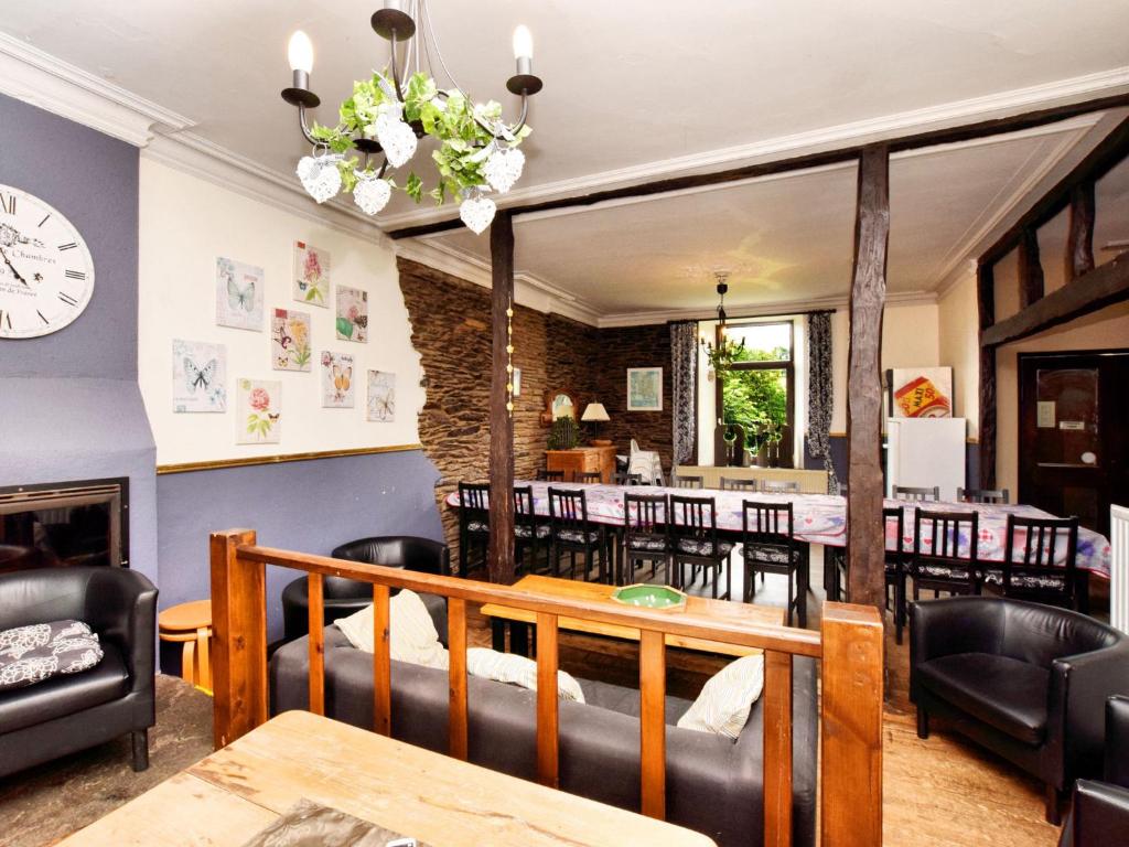 Posezení v ubytování Holiday Home in Lierneux near Forest Trails