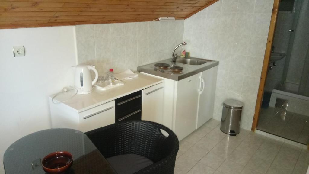 KrkaHaus - 阳台的工作室（3个成人）