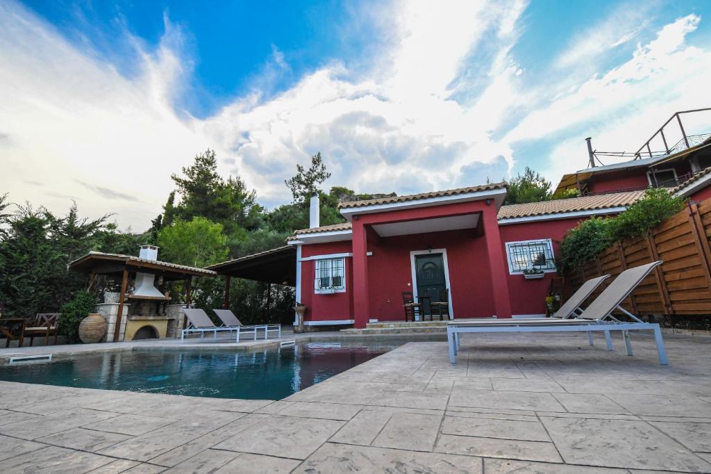 Bazén v ubytování Ktima Kallitero Villas nebo v jeho okolí