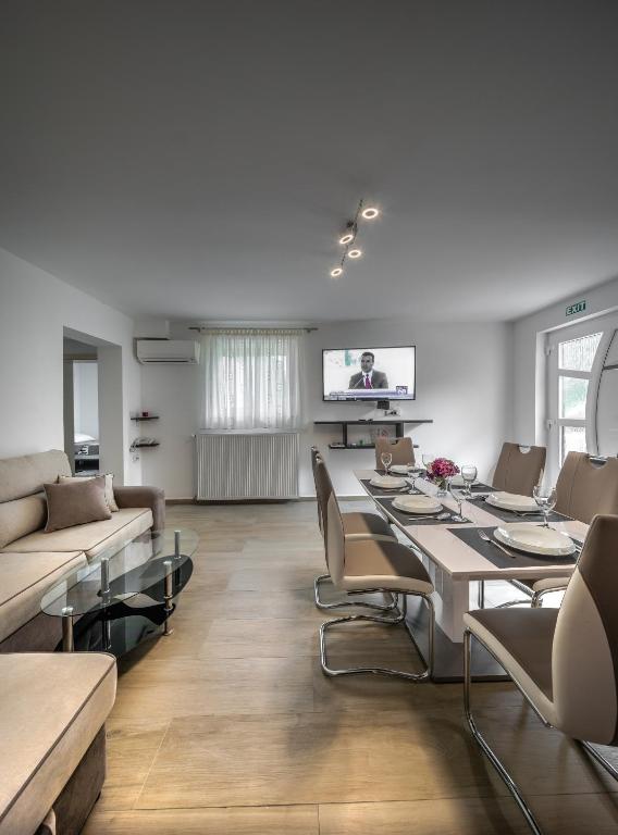 TV a/nebo společenská místnost v ubytování Plitvice Family Apartment