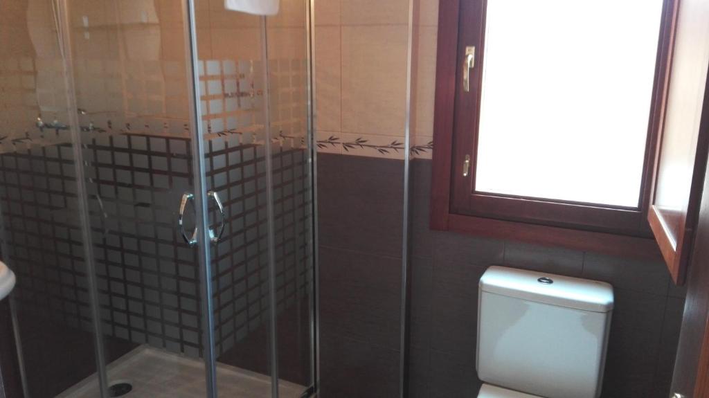 A bathroom at Apartamentos Las Rosas
