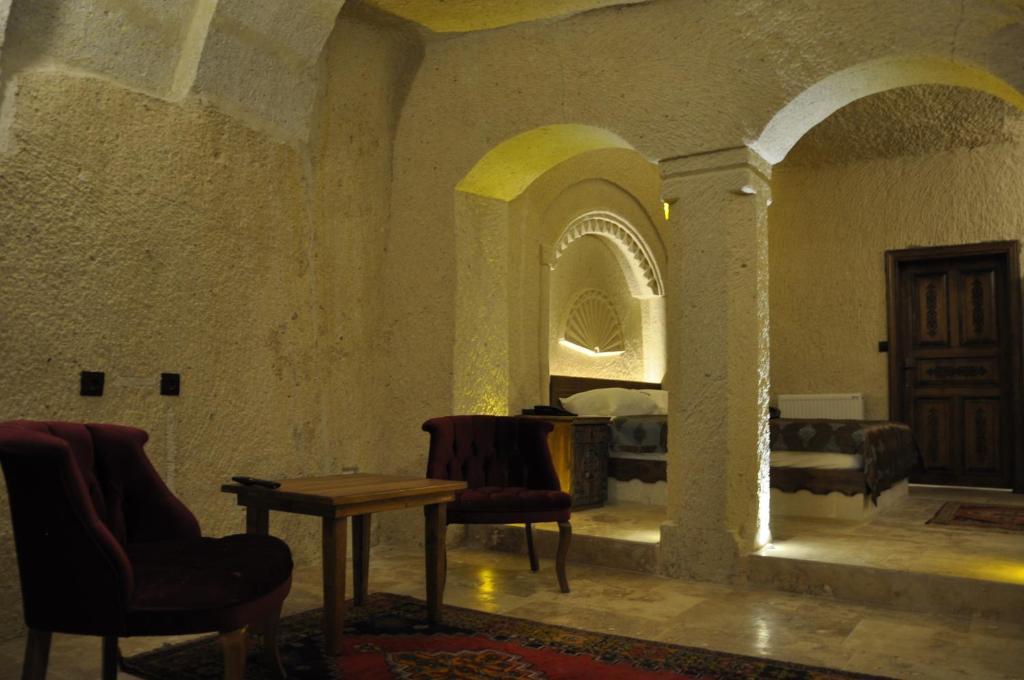 Posezení v ubytování Çavuşin Cave House-Cappadocia