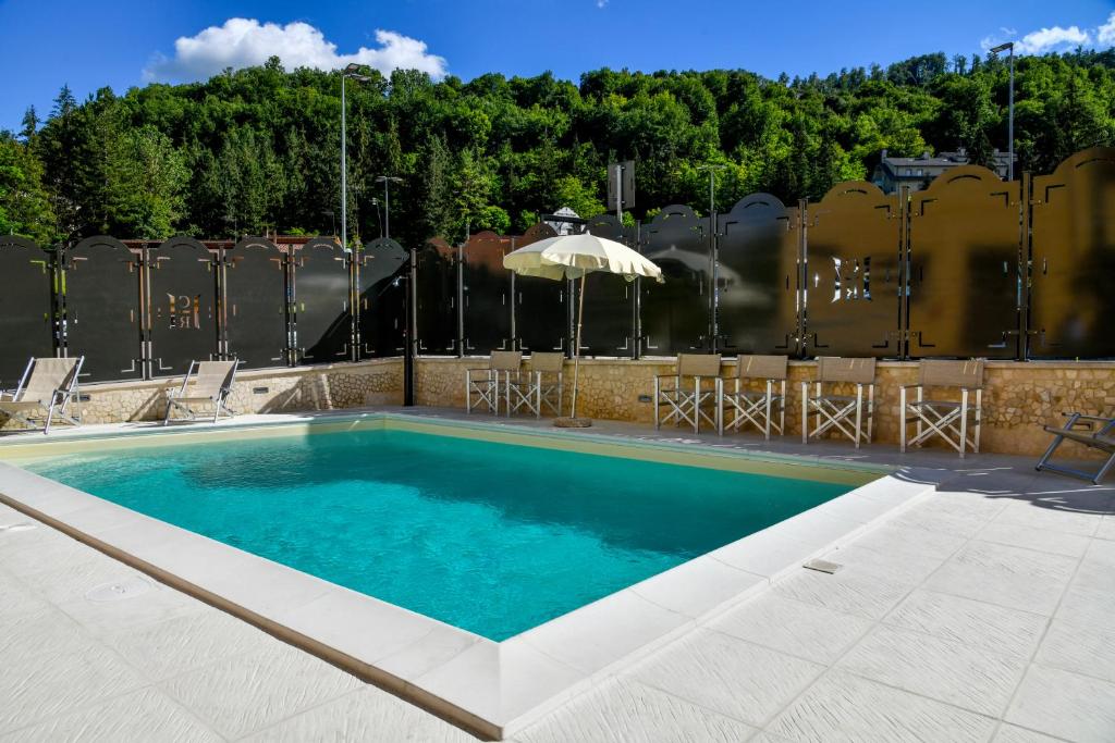 Bazén v ubytování Hotel Cascia Ristorante nebo v jeho okolí