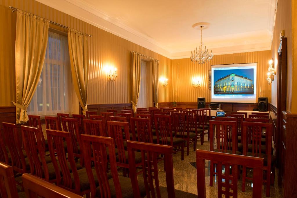 TV a/nebo společenská místnost v ubytování Hotel Europa
