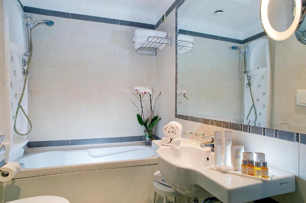 Pinewood Hotel Rome - Resim 8