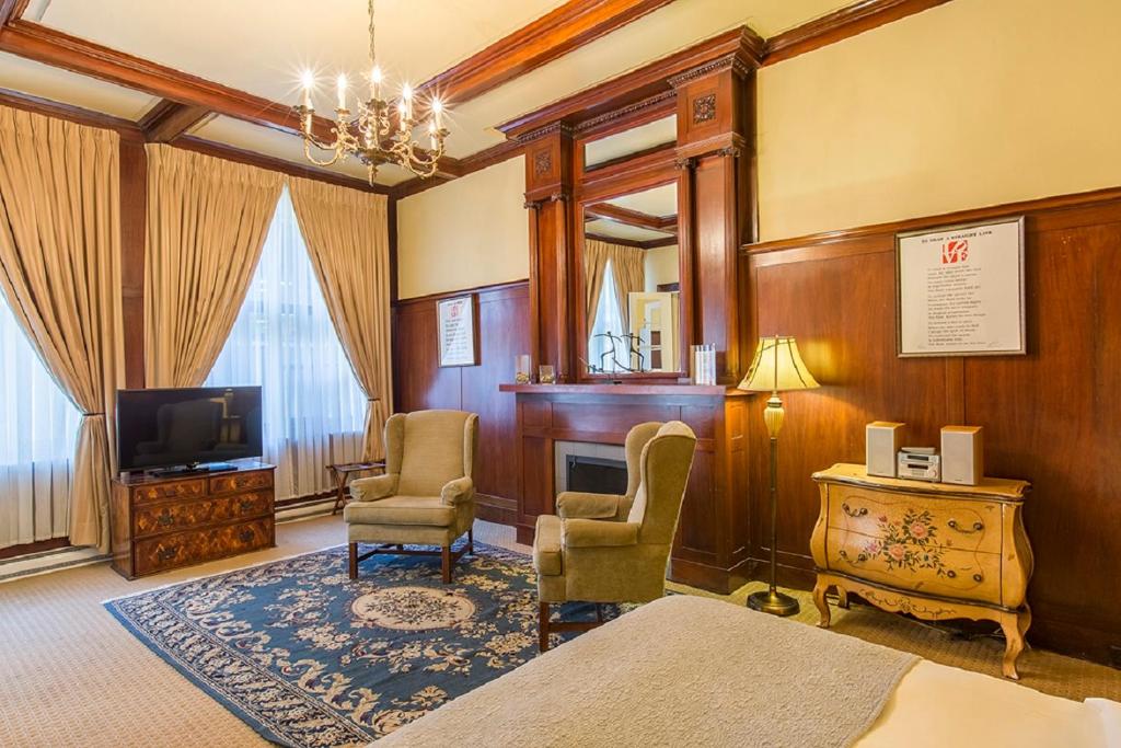 TV a/nebo společenská místnost v ubytování LHotel