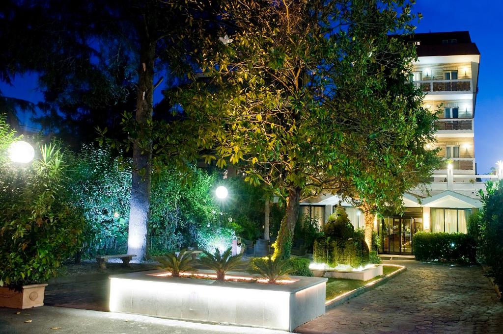 Pinewood Hotel Rome - Resim 18