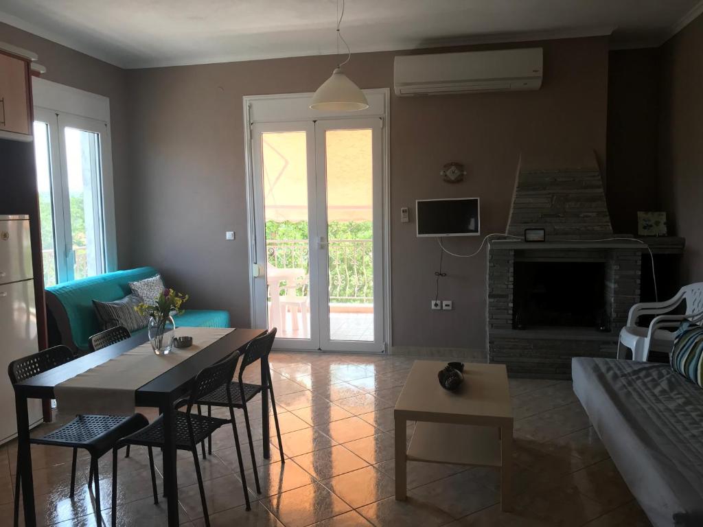 Kuchyň nebo kuchyňský kout v ubytování Villa Eleni