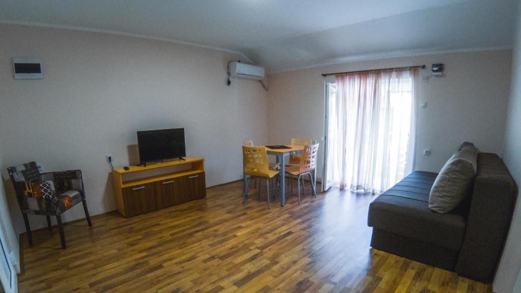 Posezení v ubytování Apartmani "STEFANOVIĆ"