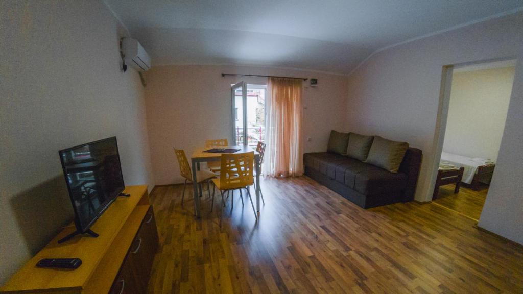 Posezení v ubytování Apartmani "STEFANOVIĆ"