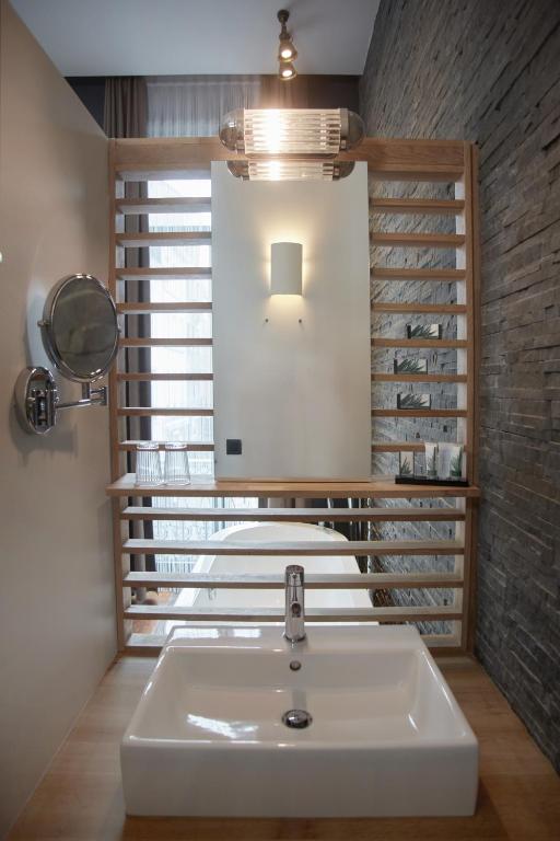 Boutique Hotel Saint-Géry - Resim 18