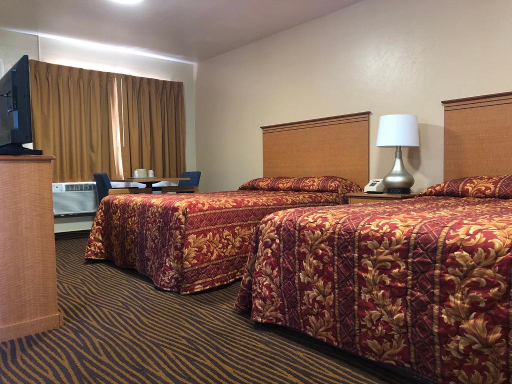 Evergreen Lodge photo