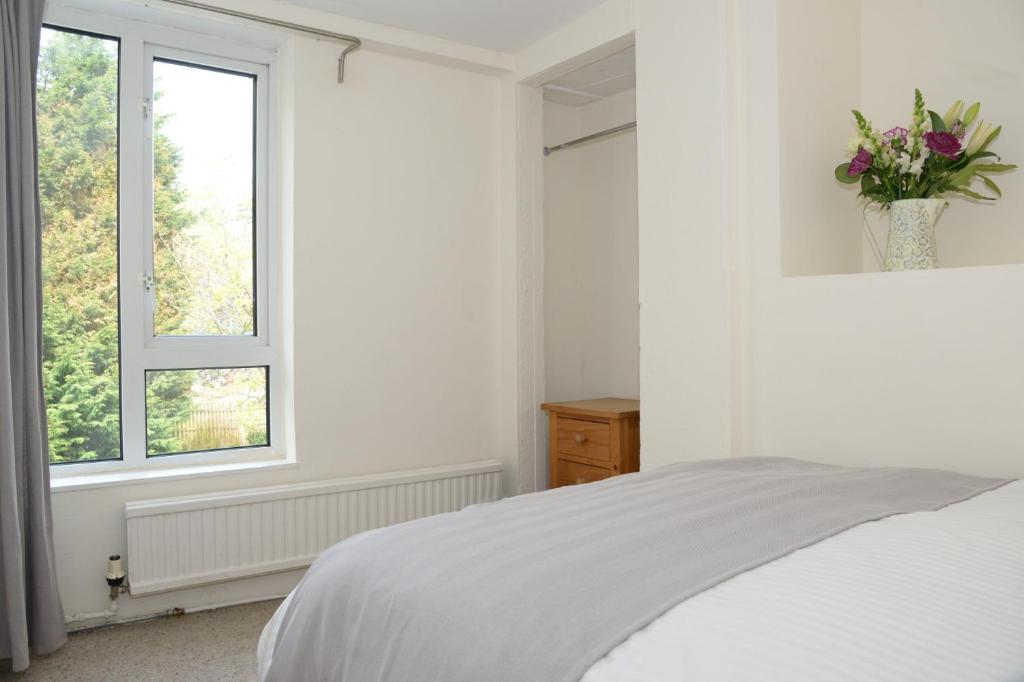 Postel nebo postele na pokoji v ubytování Gallt y Glyn Hostel
