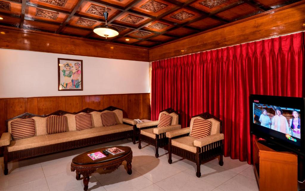 TV a/nebo společenská místnost v ubytování Fortune Pandiyan Hotel, Madurai - Member ITC Hotels' Group