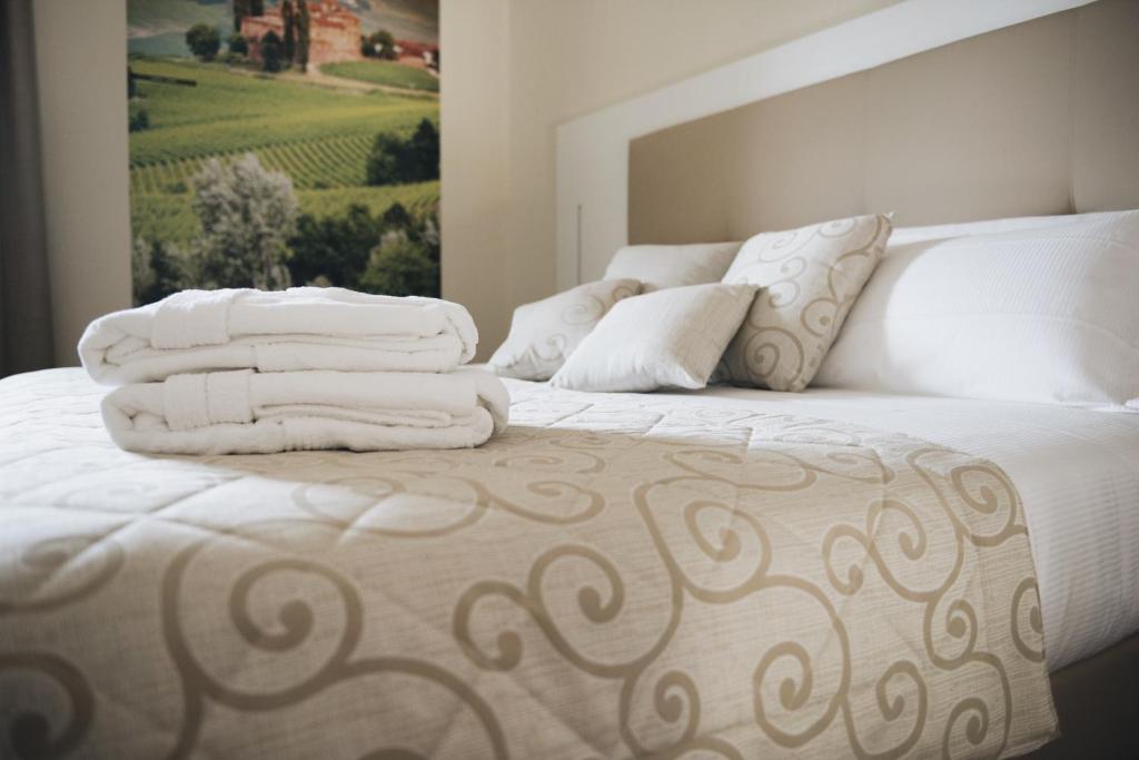 Cascina Speranza Hotel - 带水疗浴的豪华套房 - 分裂水平