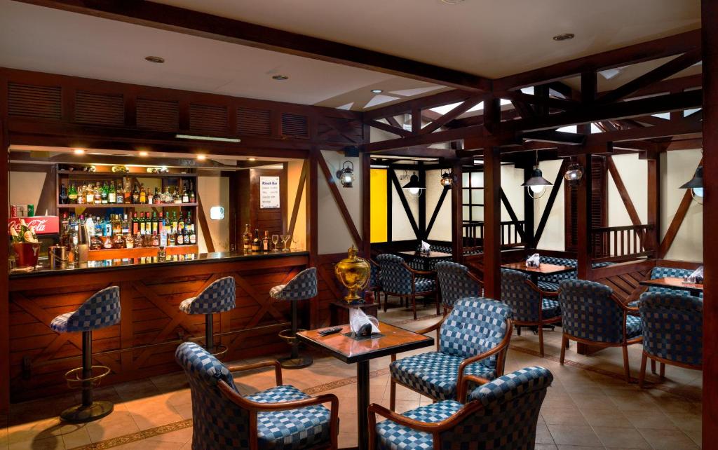 Lounge nebo bar v ubytování Fortune Pandiyan Hotel, Madurai - Member ITC Hotels' Group