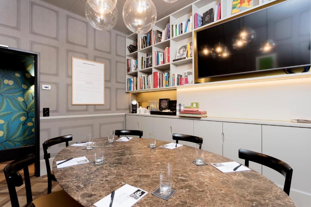 Boutique & Art Hotel Helvetia - Resim 31