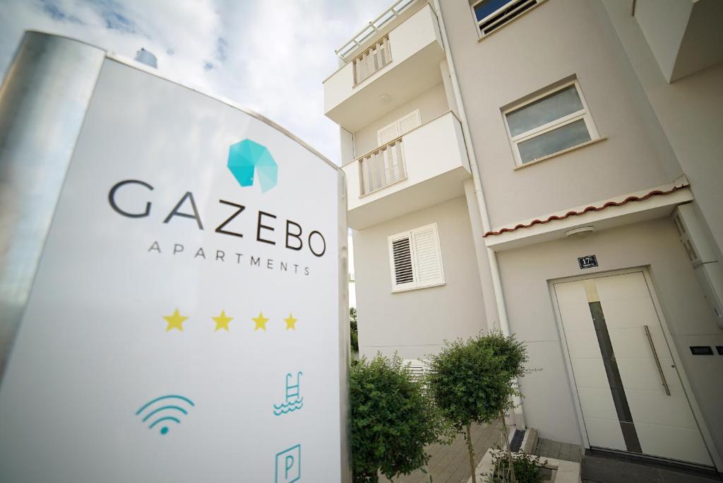 Budova, v ktorej sa apartmán nachádza