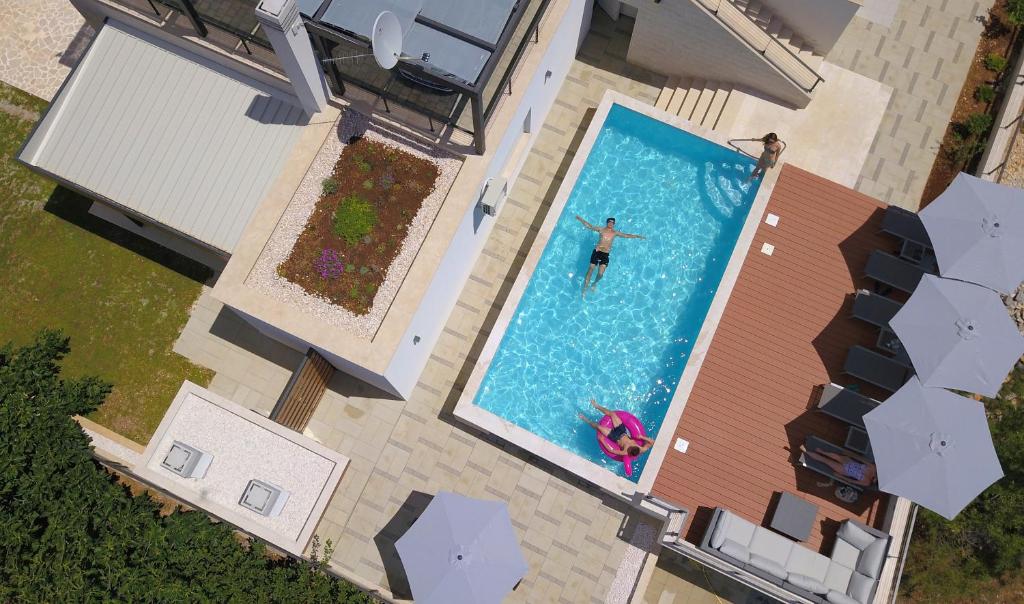 Bazén v ubytovaní Apartments Gazebo alebo v jeho blízkosti