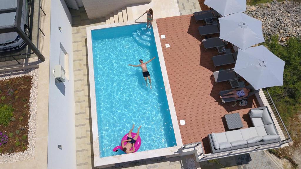 Bazén v ubytovaní Apartments Gazebo alebo v jeho blízkosti