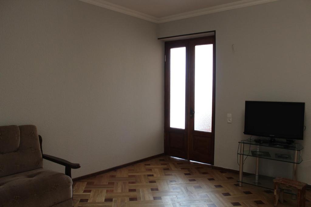 TV a/nebo společenská místnost v ubytování Guest House Stefanos