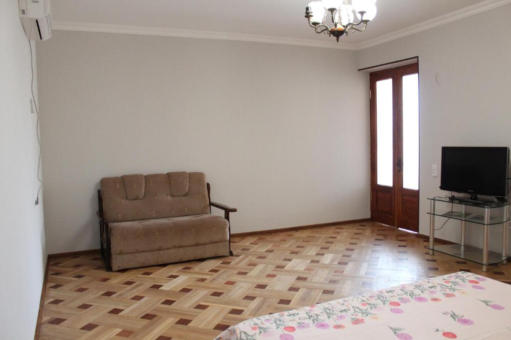 TV a/nebo společenská místnost v ubytování Guest House Stefanos
