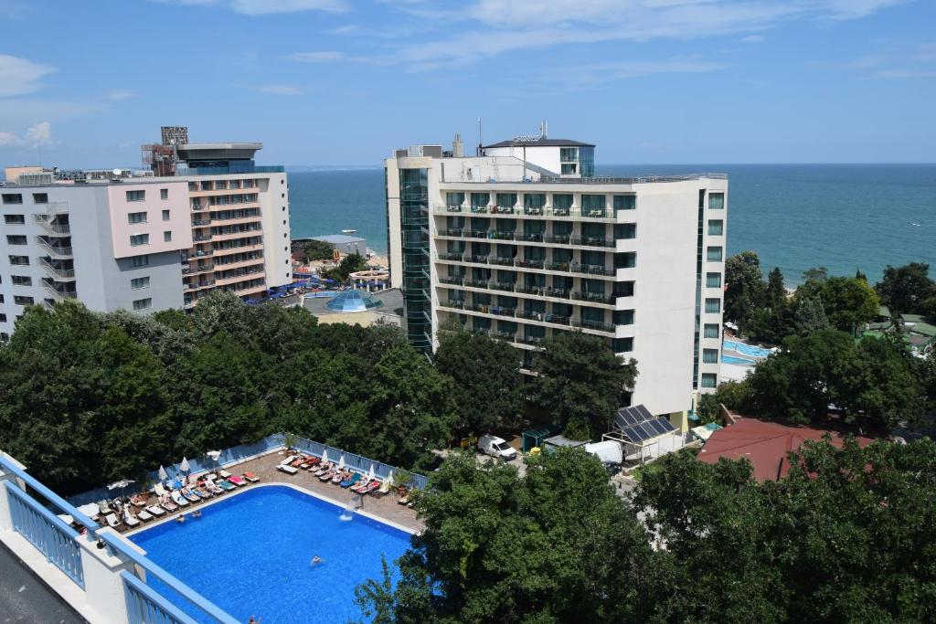 Bazén v ubytování Sofia Hotel - All Inclusive & Private Beach nebo v jeho okolí