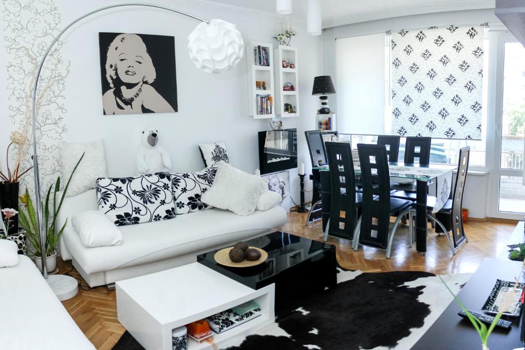 Cheerful Two Bedroom Apartment in Varna's Lively Levski District