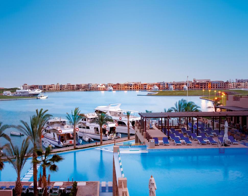 Bazén v ubytování Marina Lodge at Port Ghalib nebo v jeho okolí