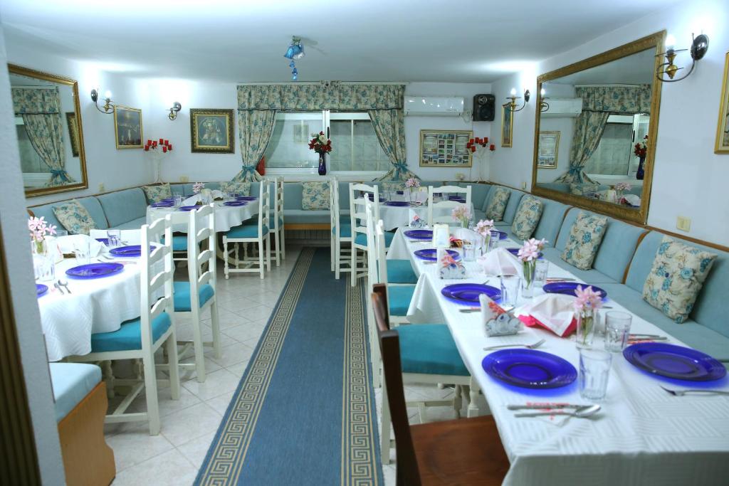 Restaurant o un lloc per menjar a Hotel Kaduku