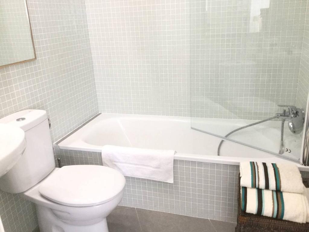 A bathroom at AMAZING DUPLEX on the beach