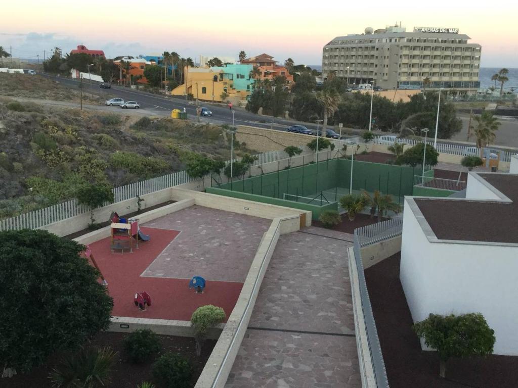 Tennis and/or squash facilities at AMAZING DUPLEX on the beach or nearby