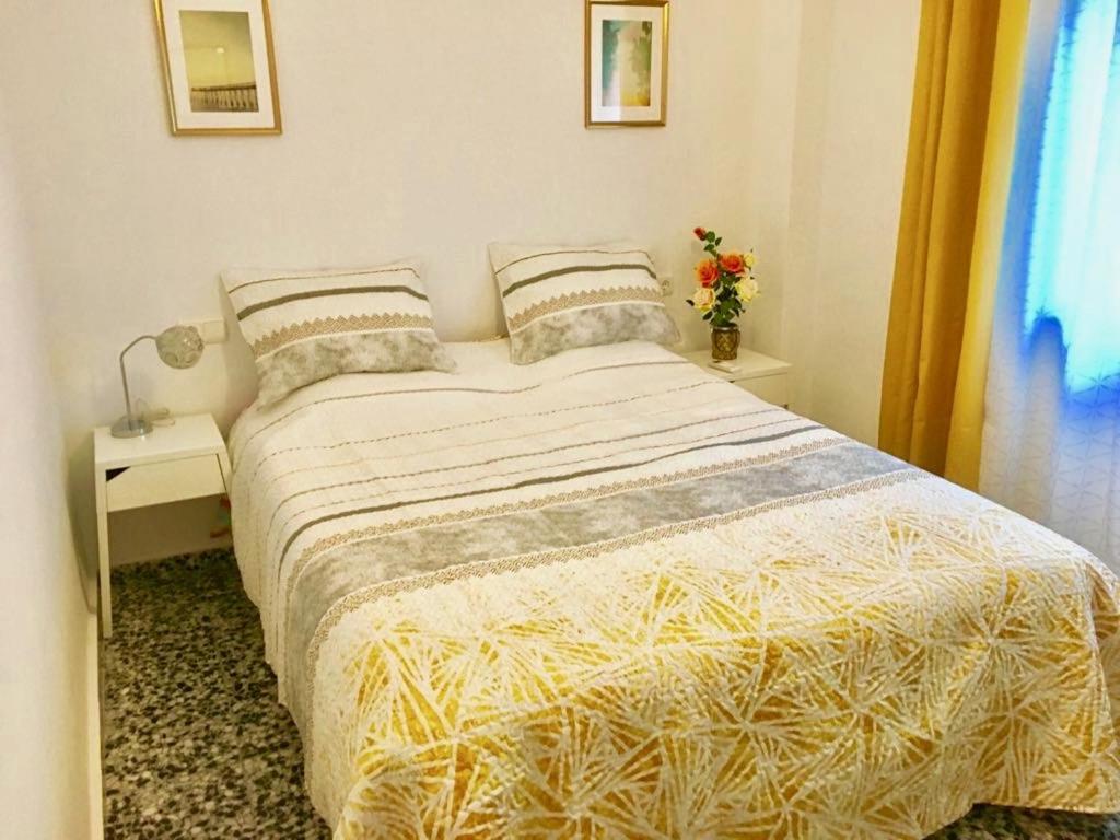 Posteľ alebo postele v izbe v ubytovaní Fuengirola Central & Beach