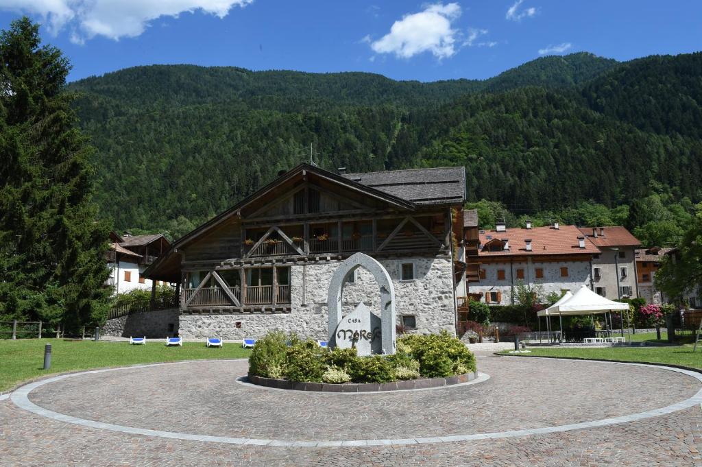 Nespecifikovaný výhled na hory nebo výhled na hory při pohledu z hotelu