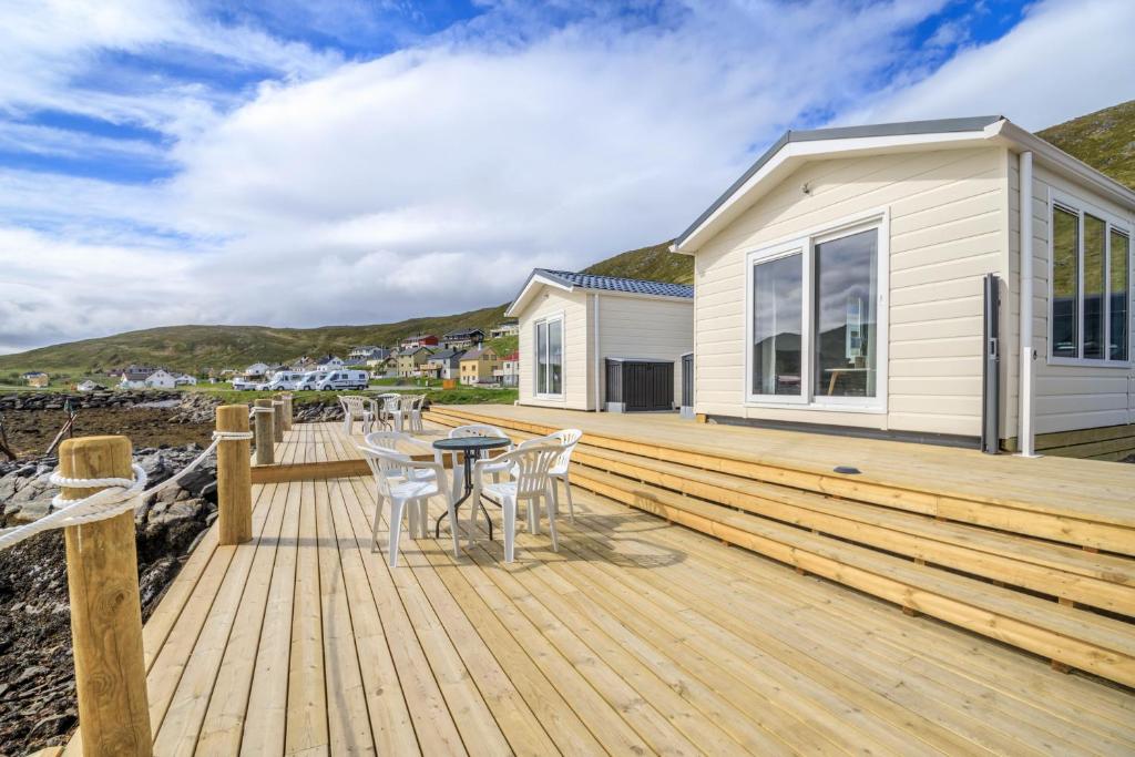 Seaside cabin Skarsvåg - Housity
