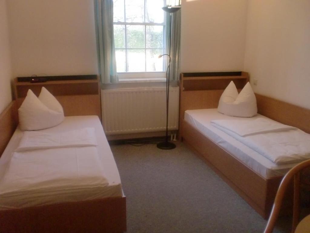 Hotel & Restaurant 