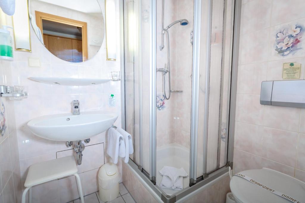AKZENT Hotel Sternen - Chambre Lits Jumeaux Économique